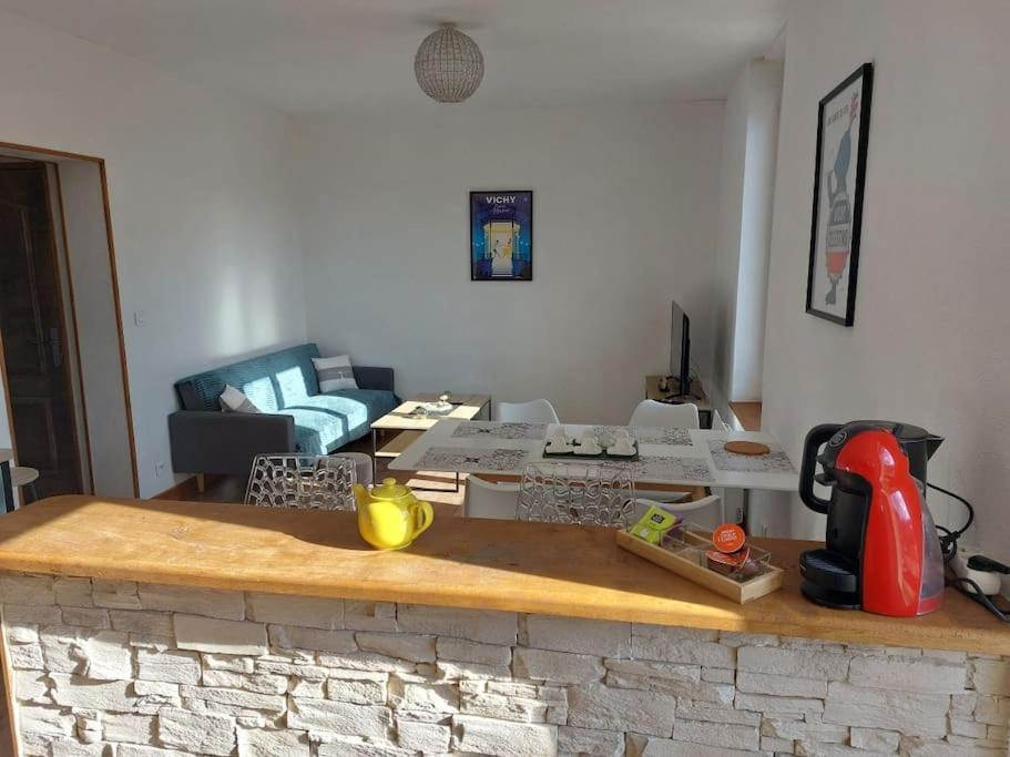 Appartement Proche Des Parcs Vichy Exteriör bild