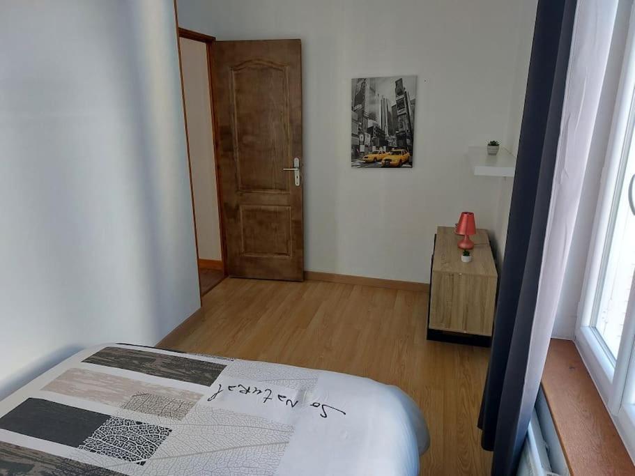 Appartement Proche Des Parcs Vichy Exteriör bild